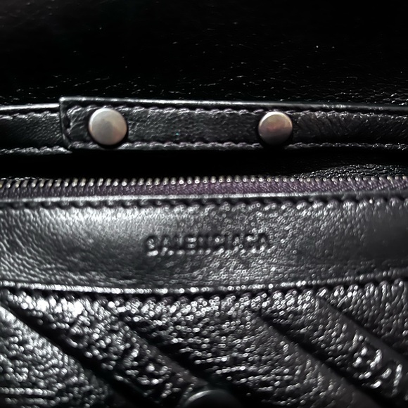 Pre-loved Balenciaga Wallet on Chain(barely used) - Picture 15 of 15